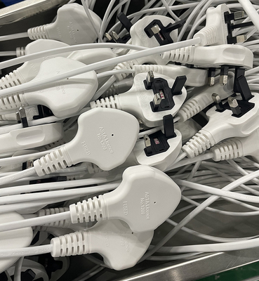 OEM ODM Elektronische Universele Machtskabel met Stop